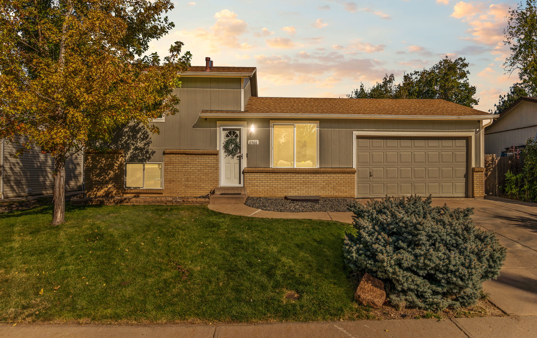 Exterior of 6566 S Flower St in Woodmar Village Littleton Colorado